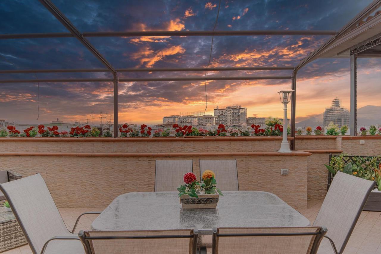 La Terrazza Nel Centro Villa Naples Luaran gambar